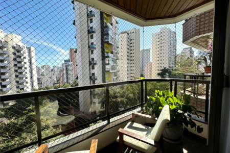 Apartamento à venda com 3 quartos, sendo 1 suíte, em Vila Andrade, São Paulo, SP