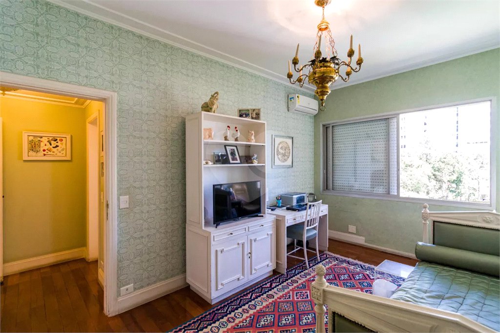 Apartamento à venda com 4 quartos, sendo 2 suítes, em Real Parque, São Paulo, SP