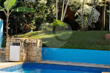 Chácara à venda com 4 quartos, sendo 1 suíte,  em Vila Dom Pedro, Atibaia, SP