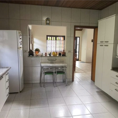 Casa à venda com 3 suítes no condomínio Granja Verediana, Ibiúna - SP