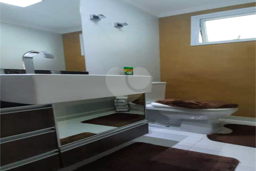 Casa à venda com 4 quartos, sendo 2 suítes, no condomínio Florada da Serra, São Paulo - SP