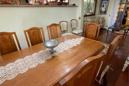 Casa à venda com 9 quartos, sendo 4 suítes, em Condomínio Flamboyant-b, Atibaia, SP