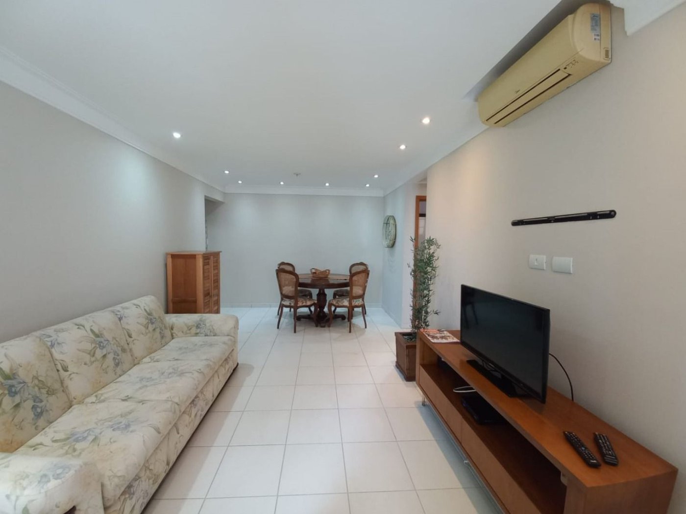 Apartamento com 2 dormitórios à venda, 97 m² por R$ 1.360.000,00 - Gonzaga - Santos/SP
