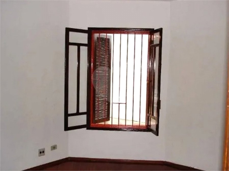 Sobrado à venda com 4 quartos, sendo 1 suíte,  em Vila Rosália, Guarulhos, SP