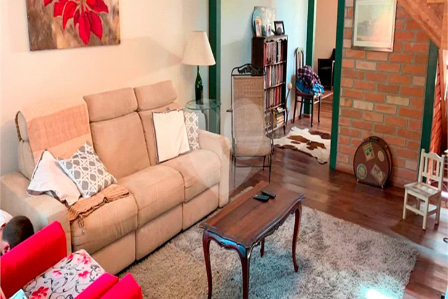 Casa à venda com 4 suítes em Roseira, Mairiporã, SP