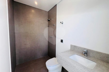 Casa à venda com 4 quartos, sendo 3 suítes, no condomínio Residencial Chácara Ondina, Sorocaba - SP