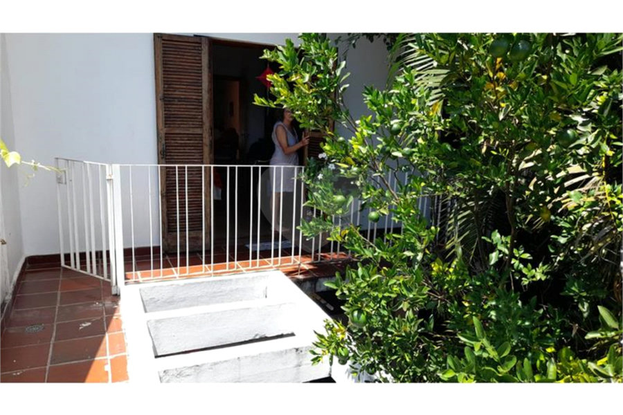 Casa à venda ou para alugar com 5 quartos, sendo 1 suíte, em Vila Romero, São Paulo, SP
