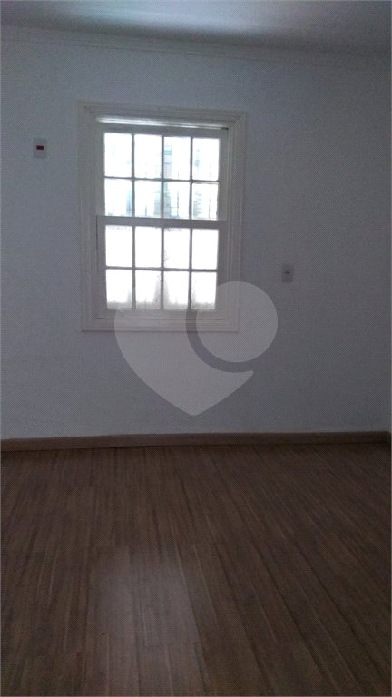 Casa à venda com 3 quartos, sendo 1 suíte, em Vila Mariana, São Paulo, SP