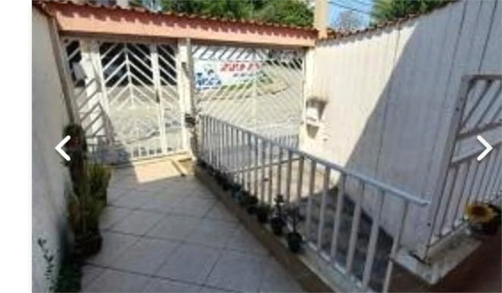 Casa com 205m² , 3 dormitórios , sendo todos suítes , 5 vagas , á venda no bairro Bangú em Santo André.