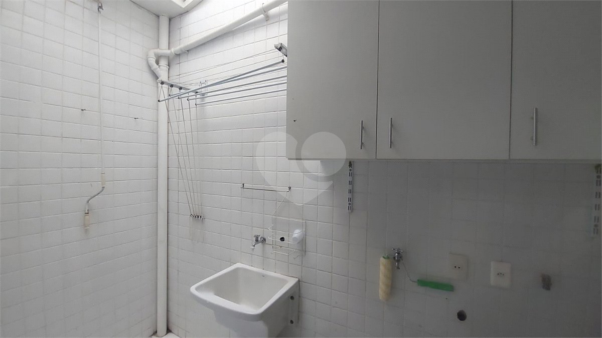 Casa para alugar com 3 quartos, sendo 1 suíte, no condomínio Santanna, São Paulo - SP