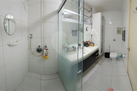 Apartamento à venda com 3 quartos, sendo 1 suíte,  em Vila Mariana, São Paulo, SP