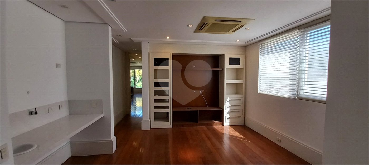 Sobrado à venda ou para alugar com 7 quartos, sendo 4 suítes,  em Cidade Jardim, São Paulo, SP