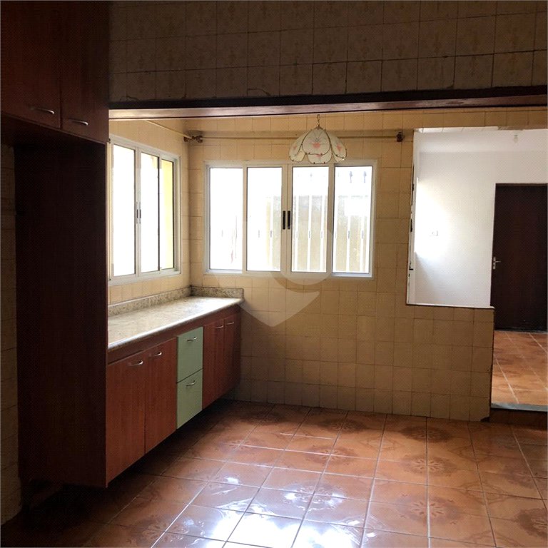 Sobrado à venda com 3 quartos, sendo 1 suíte, no Centro, Mairiporã, SP