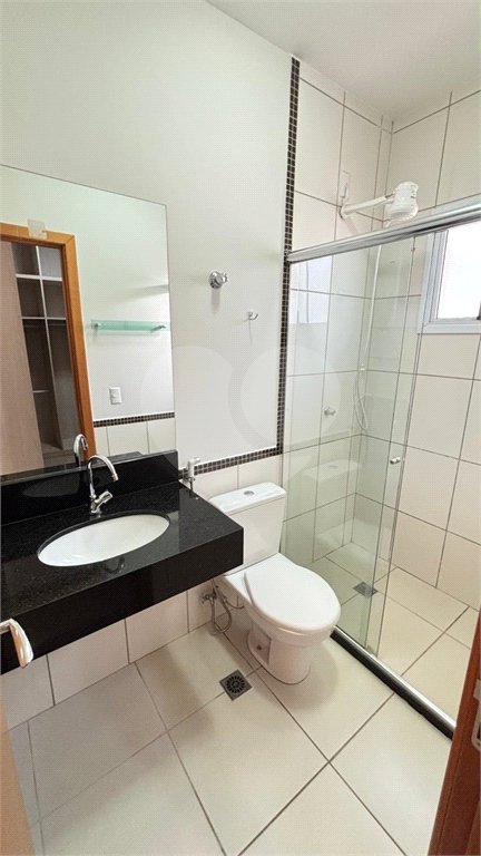 Casa à venda com 3 quartos, sendo 1 suíte, no condomínio Solar das Torres, Cuiabá - MT