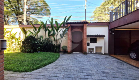 Casa à venda com 4 quartos, sendo 1 suíte, em Alto da Boa Vista, São Paulo, SP
