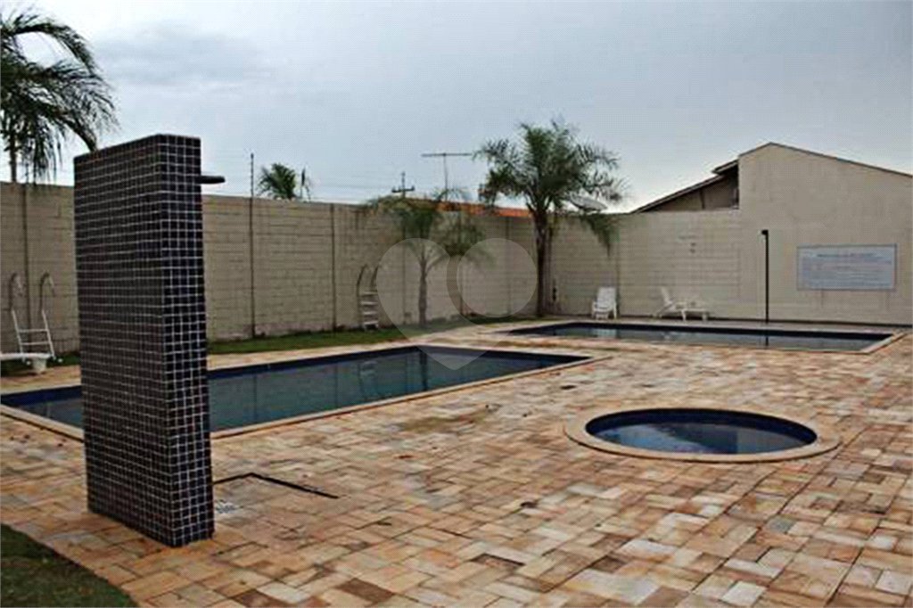 Casa à venda com 2 quartos, sendo 1 suíte, no condomínio Residencial Mônaco, Cuiabá - MT