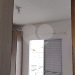 Sobrado à venda com 3 quartos em Jardim Estela Mari, Cotia, SP
