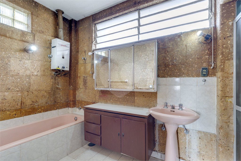 Casa Térrea à venda com 3 quartos, sendo 1 suíte,  em Brooklin Velho, São Paulo, SP