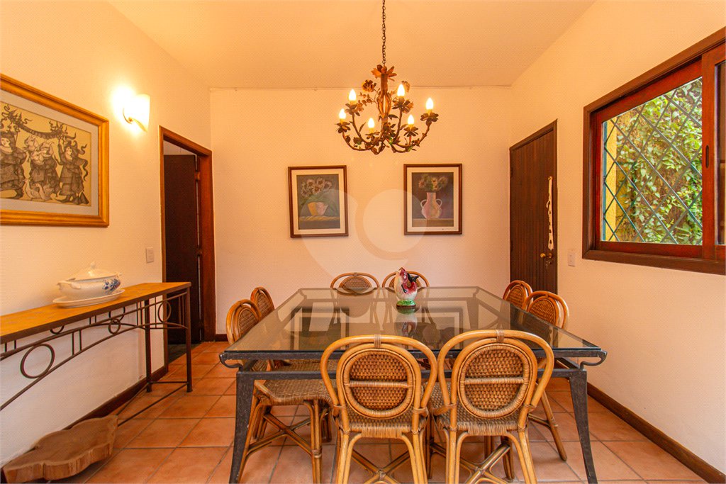 Casa à venda com 3 quartos, sendo 1 suíte,  no condomínio Jardim Hipico, São Paulo - SP