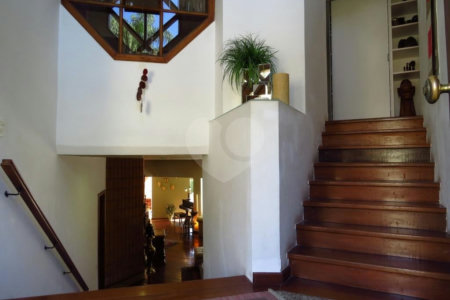 Casa de Vila à venda com 5 quartos, sendo 3 suítes, em Morumbi, São Paulo, SP