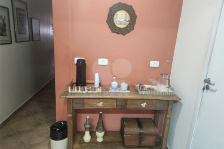 Sobrado à venda com 4 quartos, sendo 1 suíte, em Água Branca, São Paulo, SP