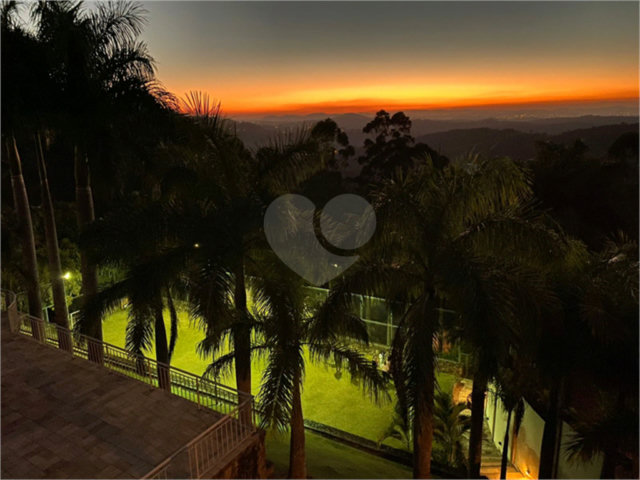 Casa à venda com 6 suítes no condomínio Sausalito, Mairiporã - SP