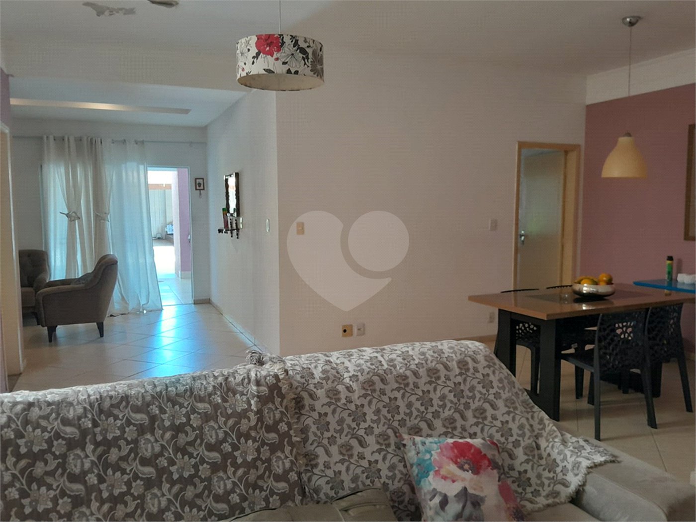 Casa à venda com 4 quartos, sendo 3 suítes, em Boa Esperança, Cuiabá, MT