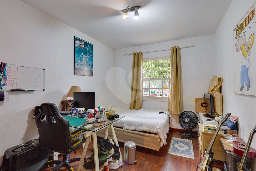 Sobrado à venda com 3 quartos, sendo 1 suíte,  em Alto da Boa Vista, São Paulo, SP