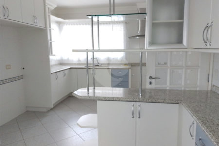 Casa à venda com 4 quartos, sendo 2 suítes,  em Vila Santista, Atibaia, SP