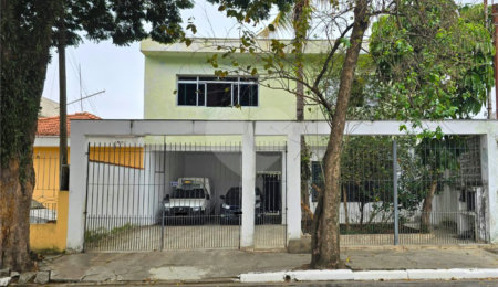 Sobrado à venda com 3 quartos, sendo 1 suíte,  em Vila Sabrina, São Paulo, SP