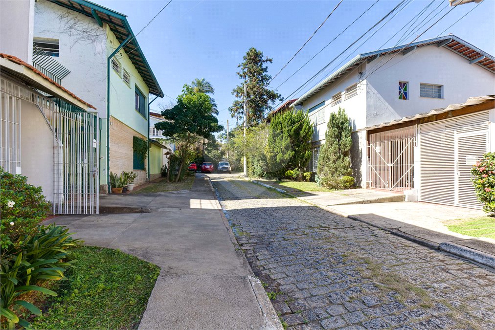 Casa de Vila à venda com 4 quartos, sendo 1 suíte, em Alto da Boa Vista, São Paulo, SP