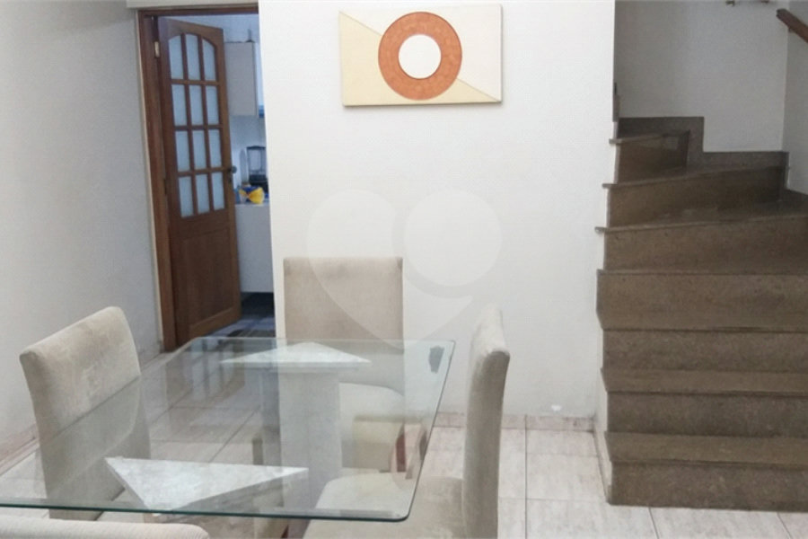 Sobrado à venda com 3 quartos em Vila Irmãos Arnoni, São Paulo, SP