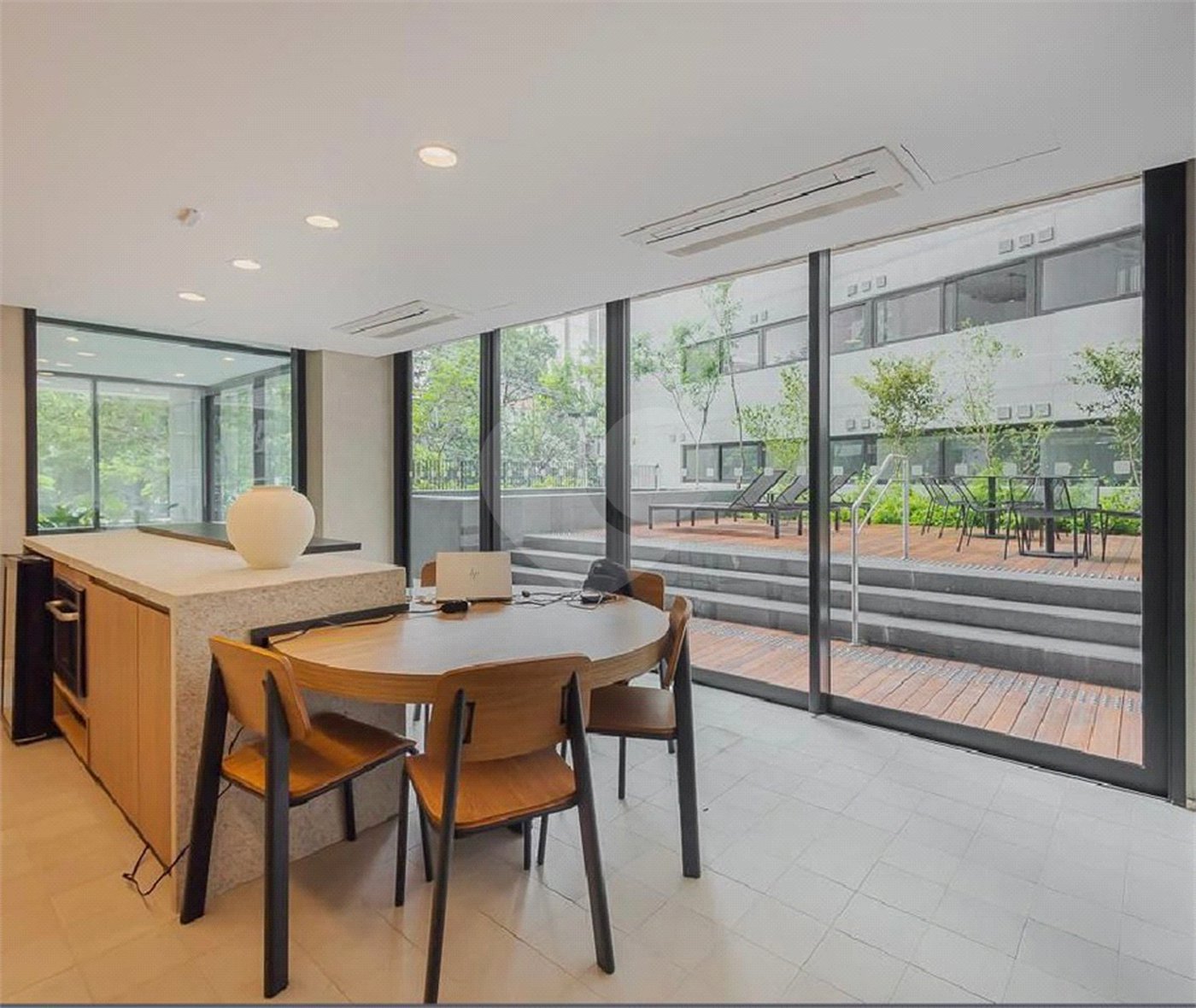 Apartamento à venda ou para alugar com 1 quarto em Pinheiros, São Paulo, SP