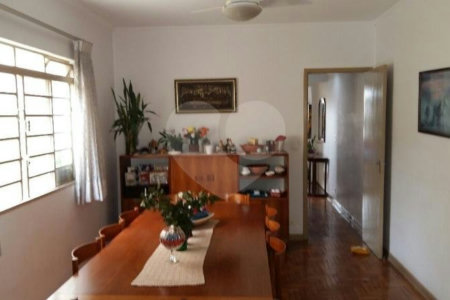 Sobrado à venda com 3 quartos, sendo 1 suíte, em Vila Mascote, São Paulo, SP
