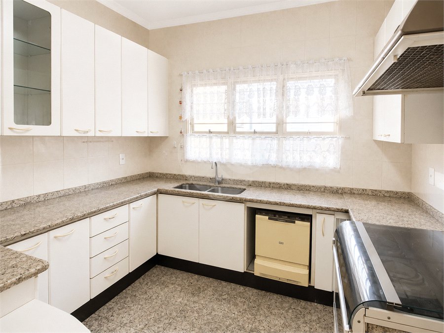 Casa Térrea para alugar com 4 quartos, sendo 1 suíte,  em Jardim América, Sorocaba, SP
