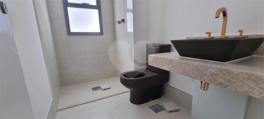 Apartamento à venda com 3 suítes em Moema, São Paulo, SP