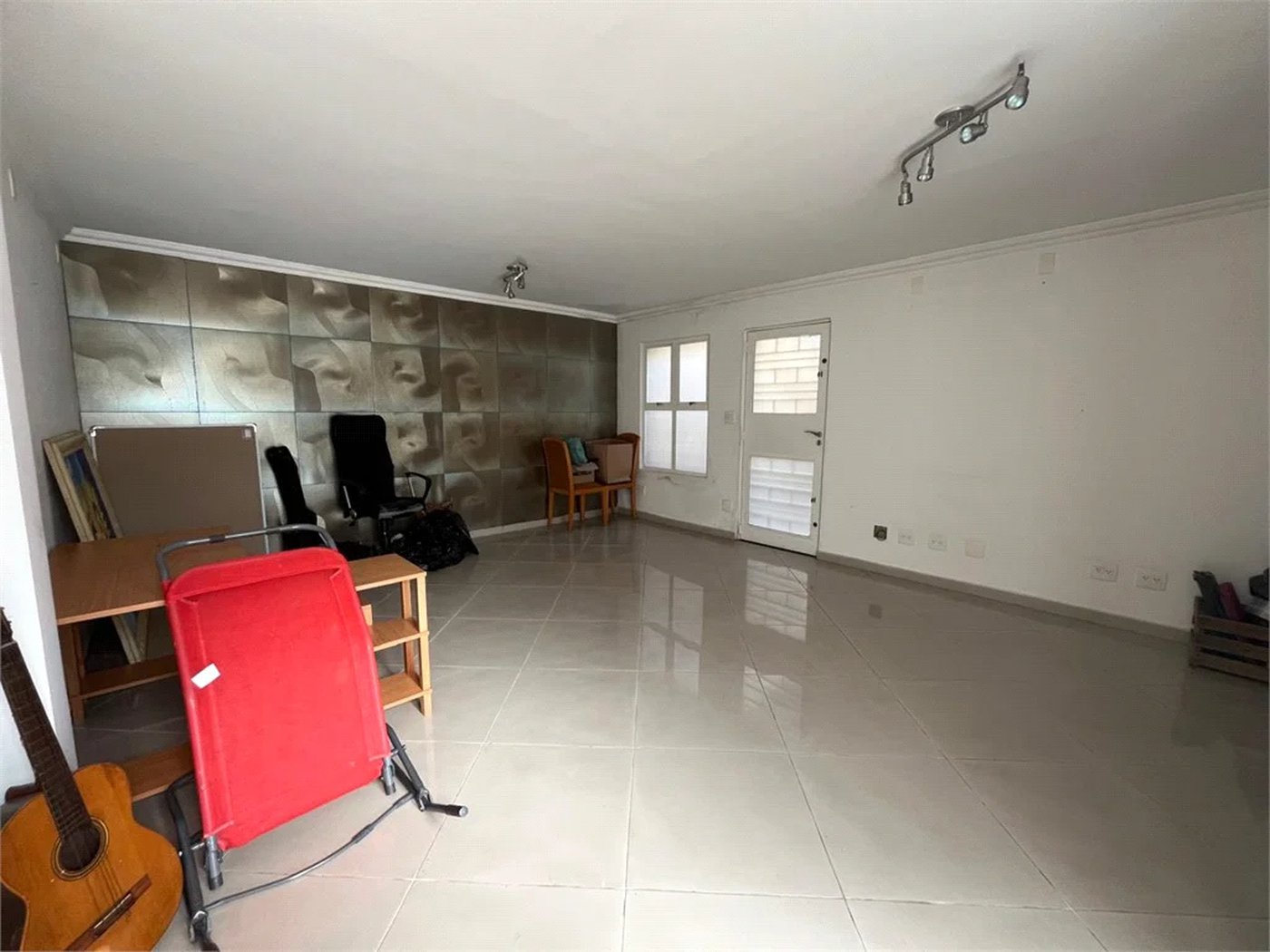 Sobrado à venda com 4 quartos, sendo 1 suíte, em Vila Cordeiro, São Paulo, SP