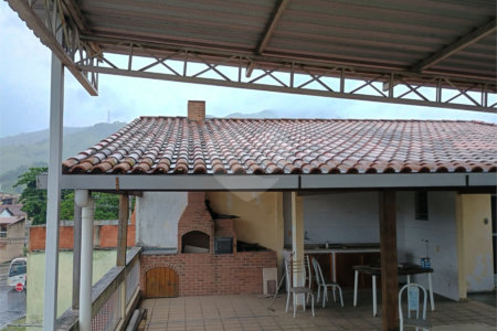 Casa à venda com 5 quartos, sendo 1 suíte, em Bangu, Rio de Janeiro, RJ