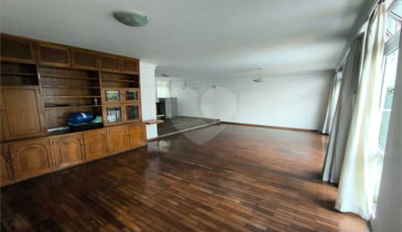 Casa à venda com 5 quartos, sendo 3 suítes,  em Brooklin Paulista, São Paulo, SP