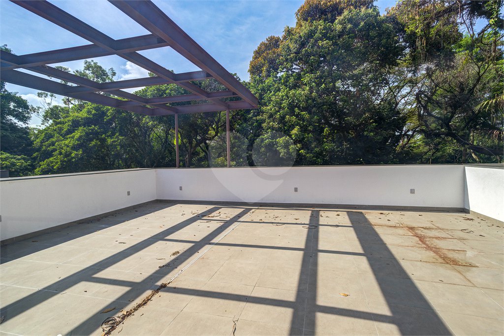 Casa à venda ou para alugar com 3 suítes no condomínio Jardim Flora, São Paulo - SP