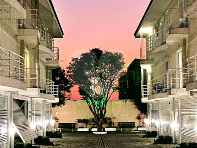 Casa à venda com 3 quartos, sendo 1 suíte,  no condomínio Residencial Reserva das Palmeiras, São Paulo - SP