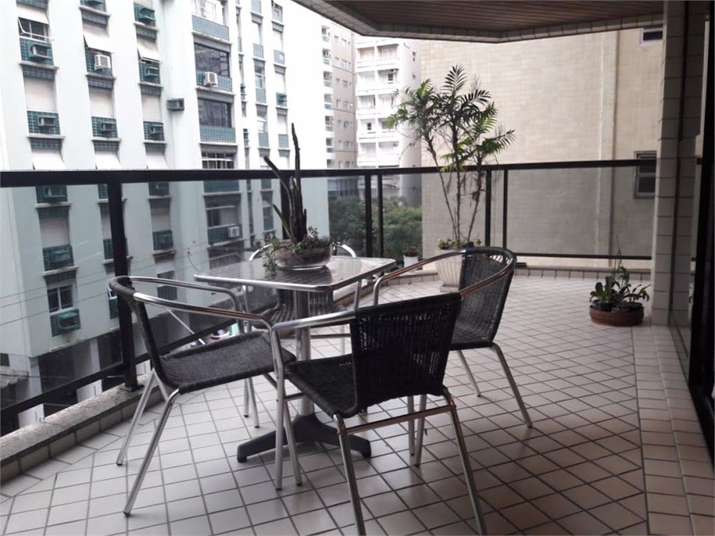 Apartamento Residencial à venda, Gonzaga, Santos - AP0854.