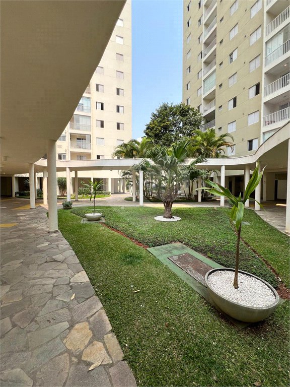 Apartamento à venda com 3 quartos, sendo 1 suíte,  em Parque Reboucas, São Paulo, SP