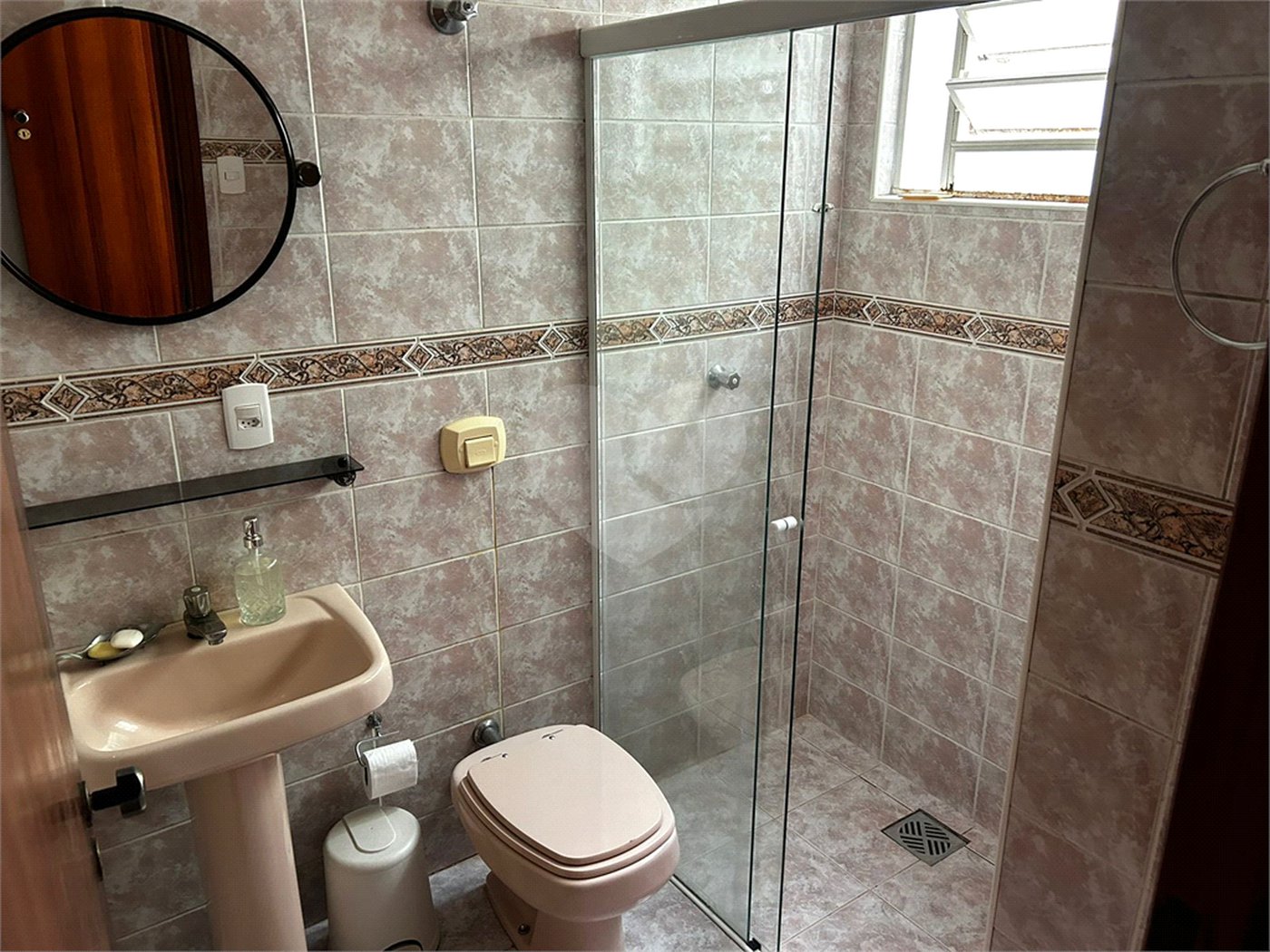 Casa à venda com 3 quartos, sendo 1 suíte, em Vila Barth, Itapetininga, SP