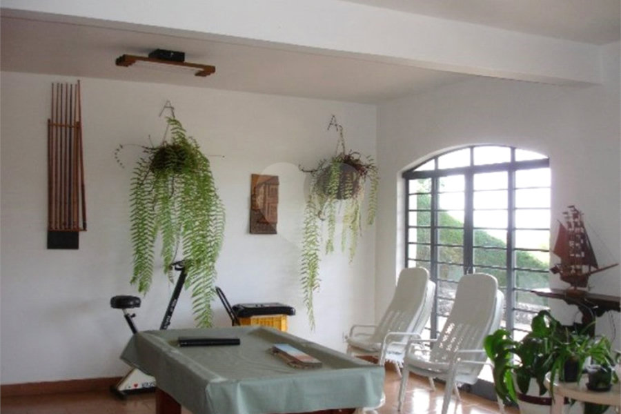 Chácara à venda com 6 quartos, sendo 2 suítes, no Centro, Serra Negra, SP