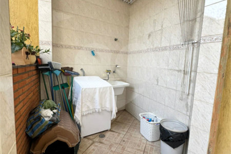 Casa à venda com 3 quartos, sendo 1 suíte, em Vila Constança, São Paulo, SP