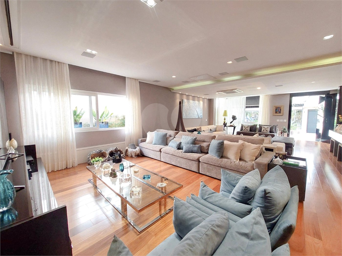 Casa à venda com 4 suítes em Horto, São Paulo, SP
