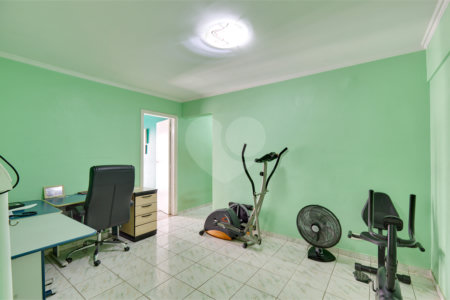 Apartamento à venda com 4 quartos, sendo 1 suíte, em Jardim Marajoara, São Paulo, SP