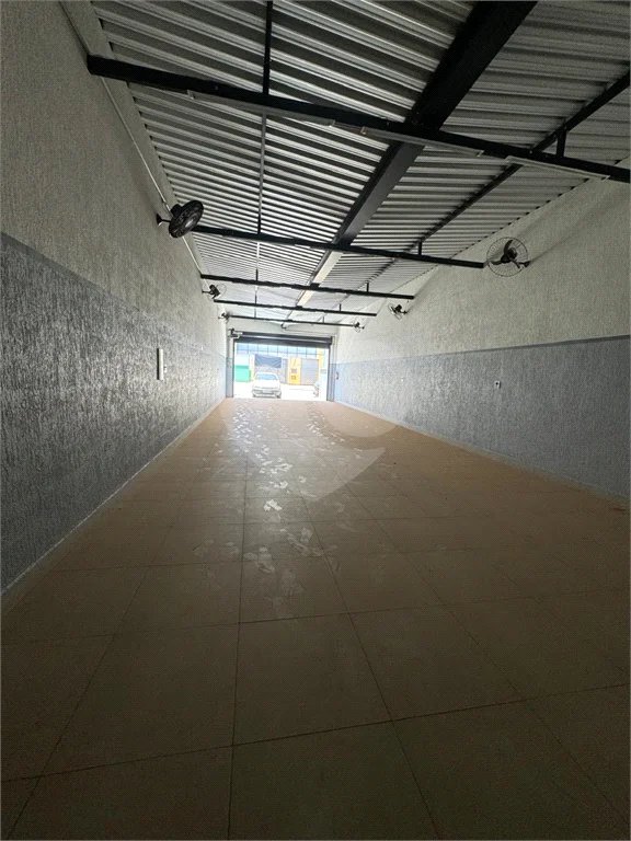 Salão Comercial para locação no Vila Industrial.