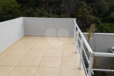 Sobrado à venda com 3 quartos, sendo 1 suíte,  no Centro, Elias Fausto, SP